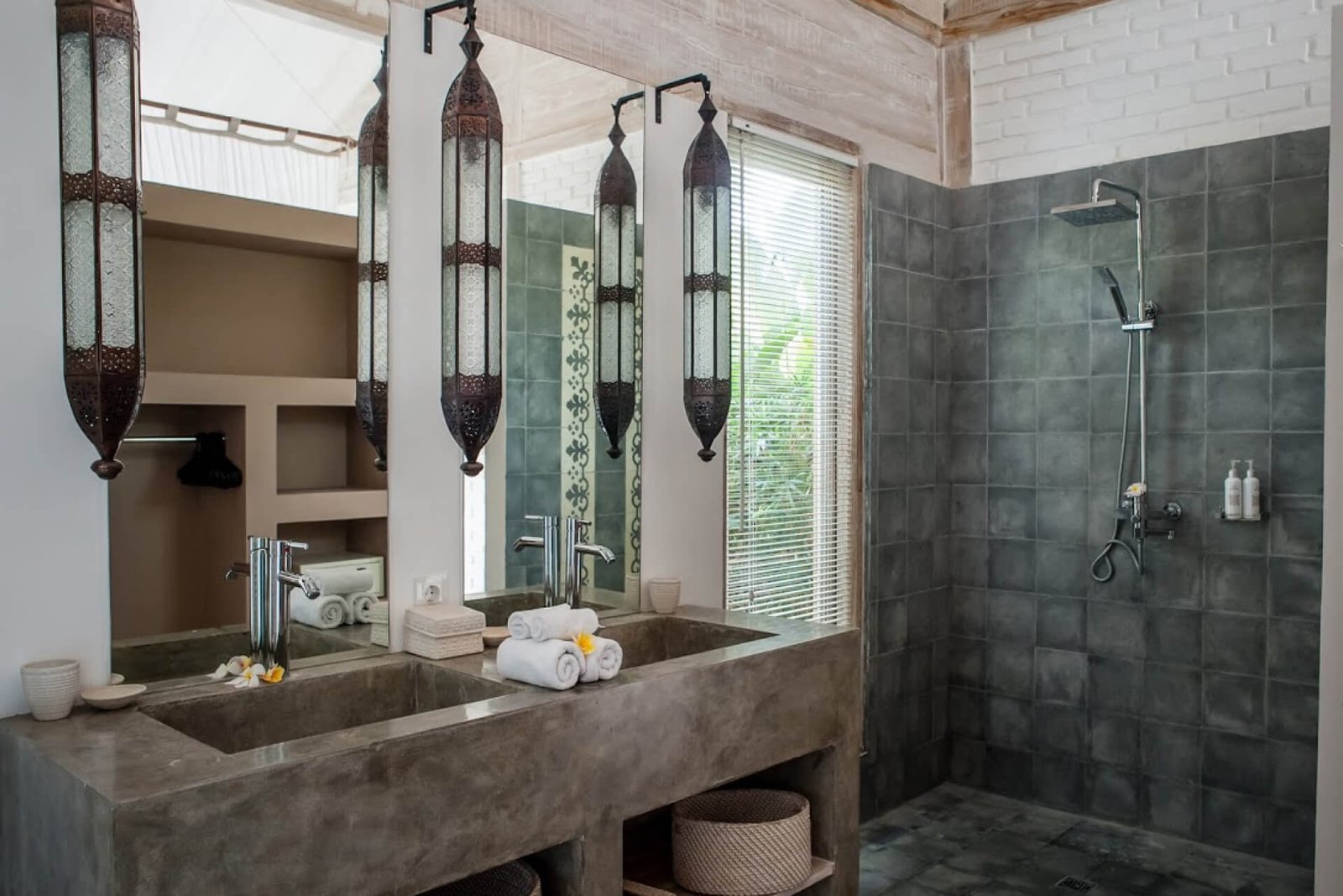 Moder Lake view family Home-galery-1